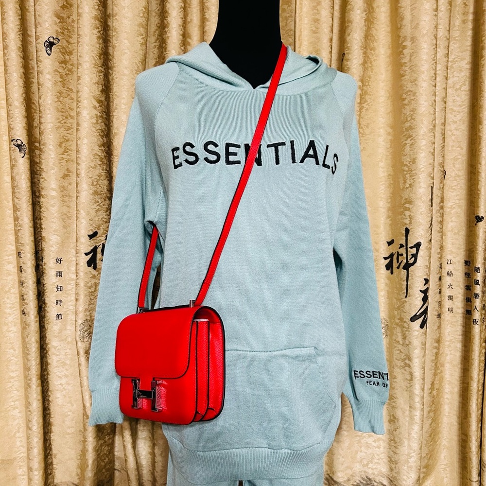 Essentials Women’s Jogger set NWT